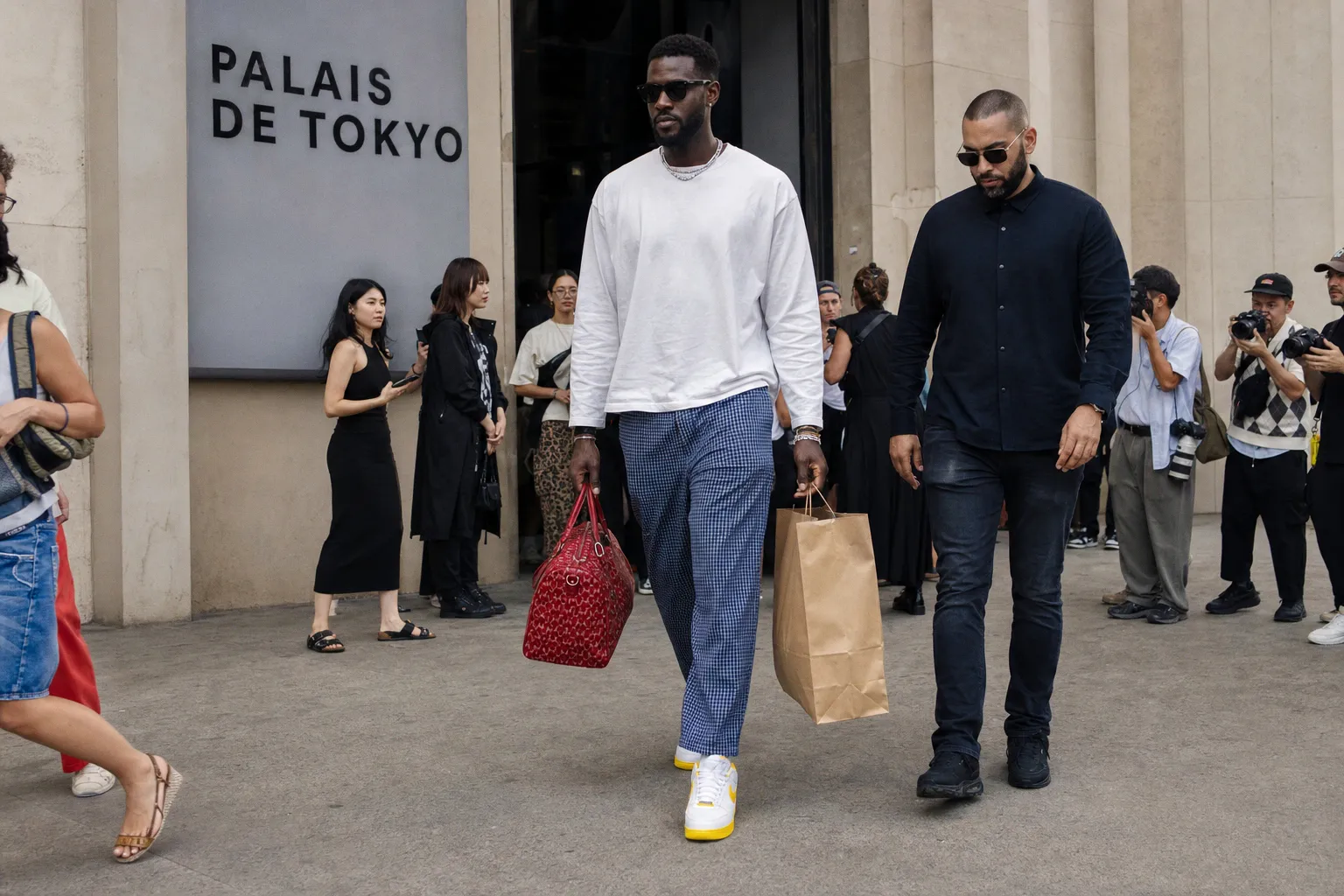 Nike Air Force 1 Victor Victor : tout savoir sur les coloris Yellow Zest et University Red du 6 août