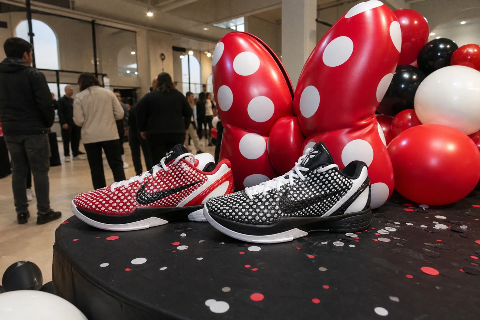 Nike et Vanessa Bryant lancent les Kobe 6 Protro inspirées par Mickey et Minnie