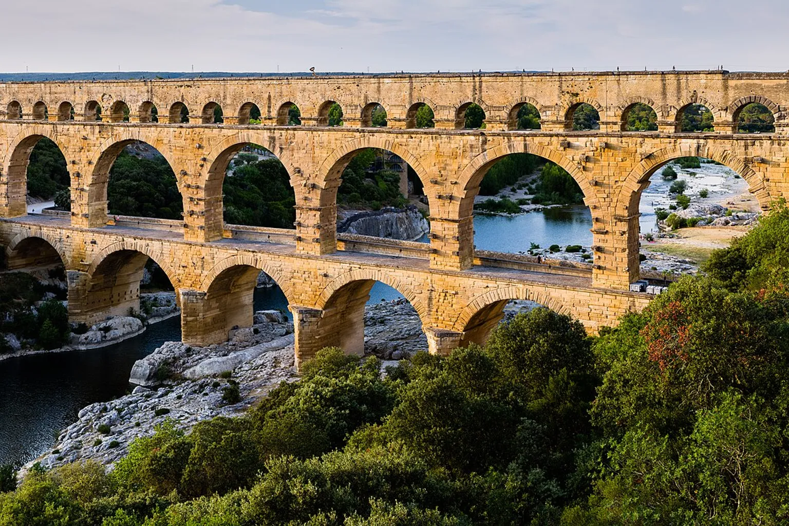 Pont du Gard horaires : quel moment choisir pour votre visite ?