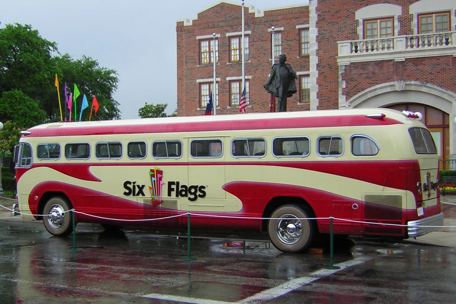 Six Flags Over Texas : faut-il acheter ses billets en ligne ?