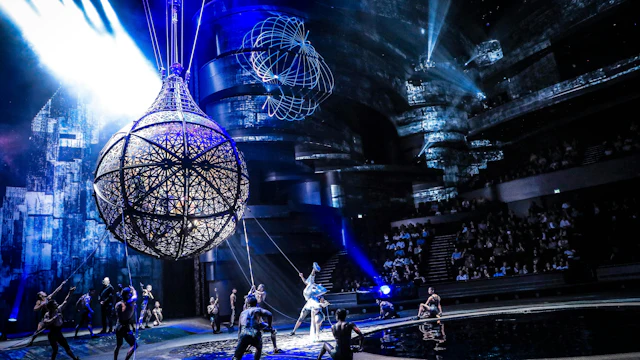 La Perle by Dragone