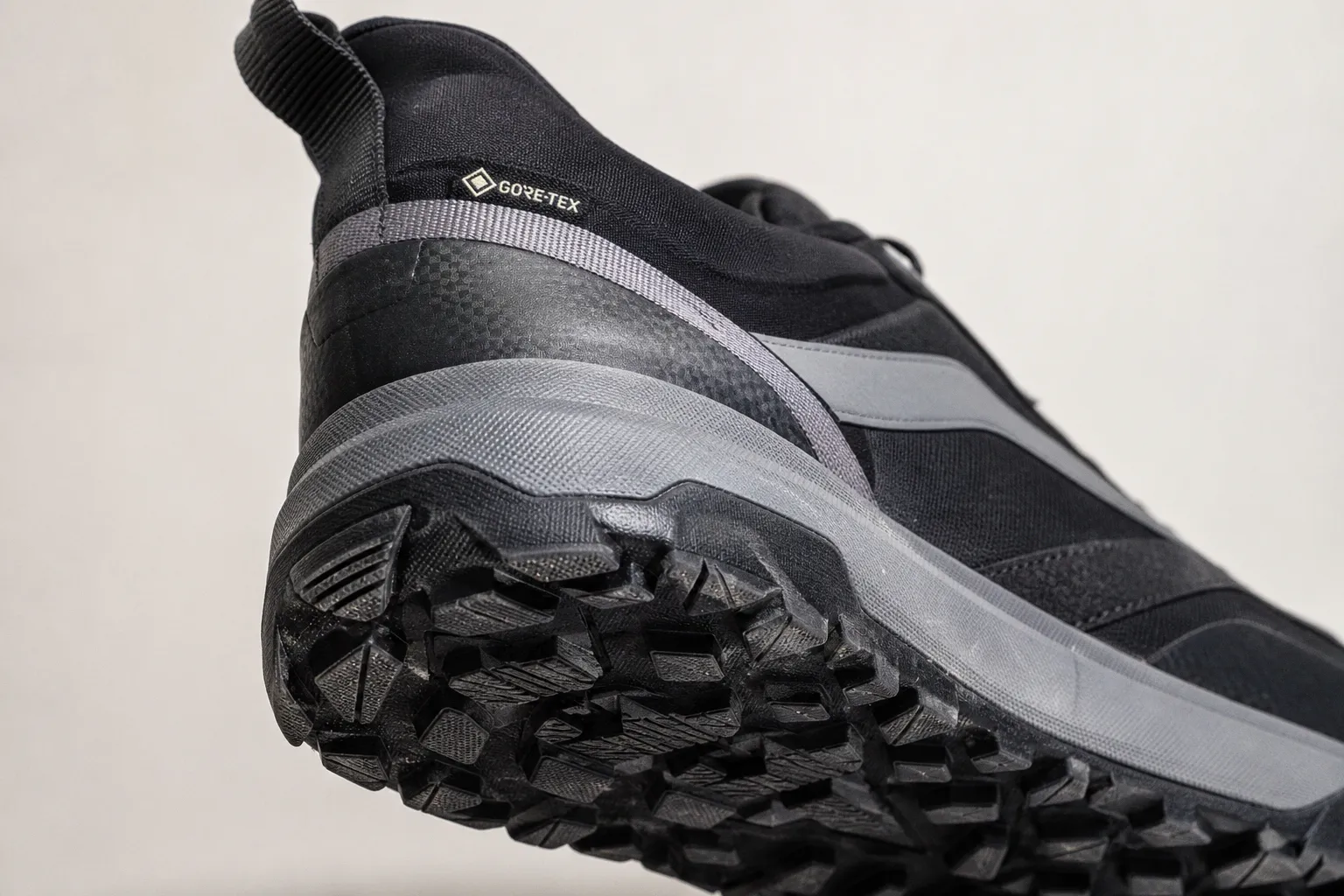 Vans Crosspath XC GORE-TEX Noir : la basket tout-terrain étanche à 180 $